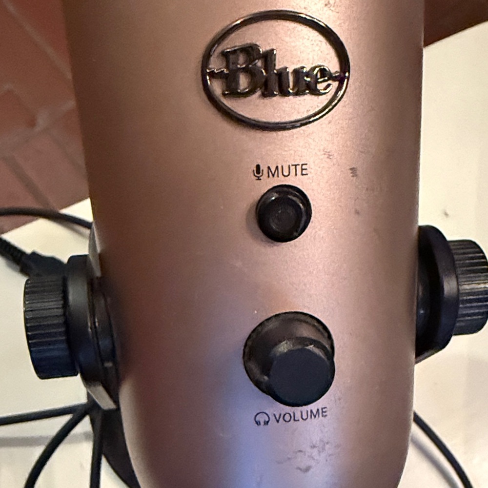 Blue Black and Silver Microphone - Picture 4 of 5